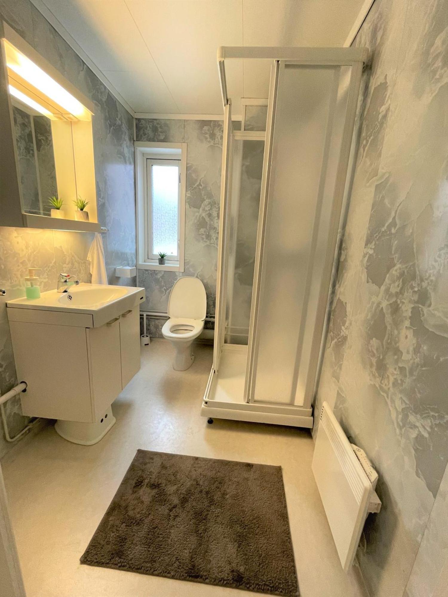 Lassiebyn 10 Entire Apartment With Parking & Kitchen Бранес Экстерьер фото